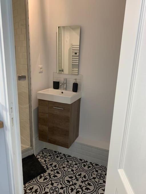 Studio Cosy A 12 Min A Pieds De La Gare ลิมอจส์ ภายนอก รูปภาพ