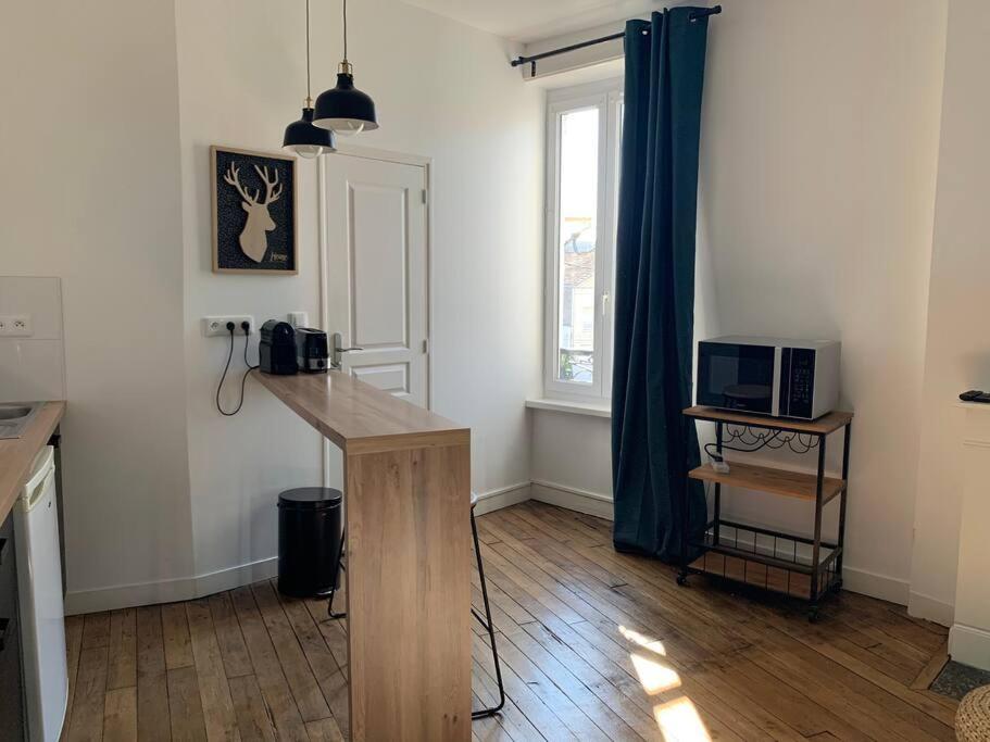 Studio Cosy A 12 Min A Pieds De La Gare ลิมอจส์ ภายนอก รูปภาพ